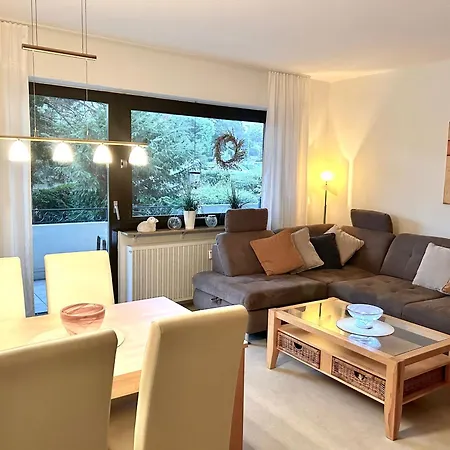 Haus Waldblick - Ferienwohnung Sonnenplatzchen, Daire